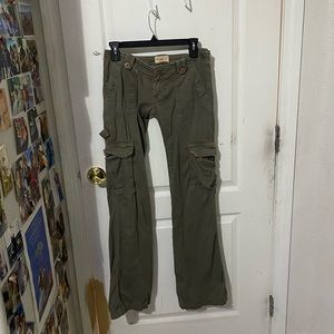 Y2K army green, cargo pants, low rises